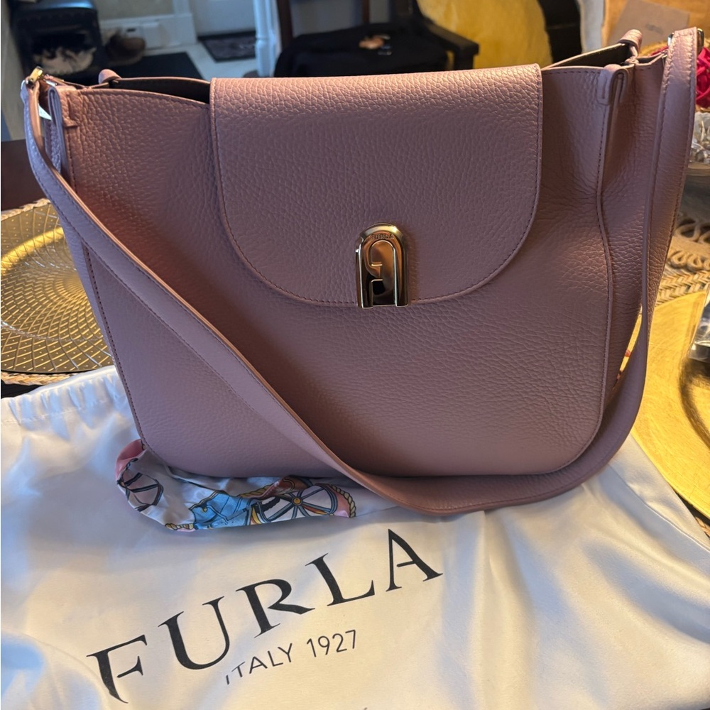 Furla Mauve Pink Pebbled Leather Shoulder Bag with Gold-Tone Hardware